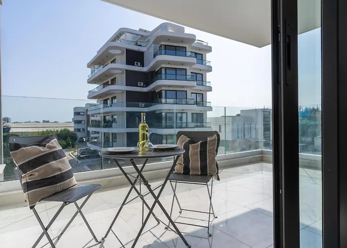 Апартаменты Taupe's 2-br & Balcony In Larnaca *