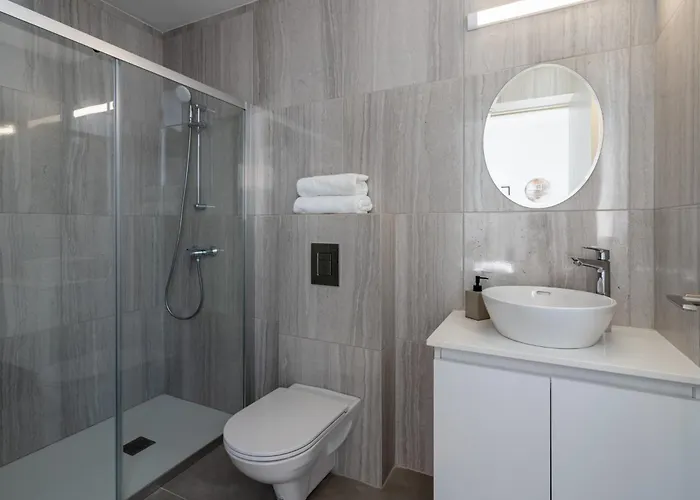 Taupe's 2-br & Balcony In Larnaca Апартаменты