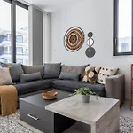 Taupe's 2-br & Balcony In Larnaca