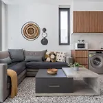 Taupe's 2-br & Balcony In Larnaca * Livadhia