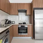 Taupe's 2-br & Balcony In Larnaca Apartment *