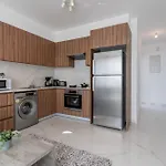 Taupe's 2-br & Balcony In Larnaca Livadhia